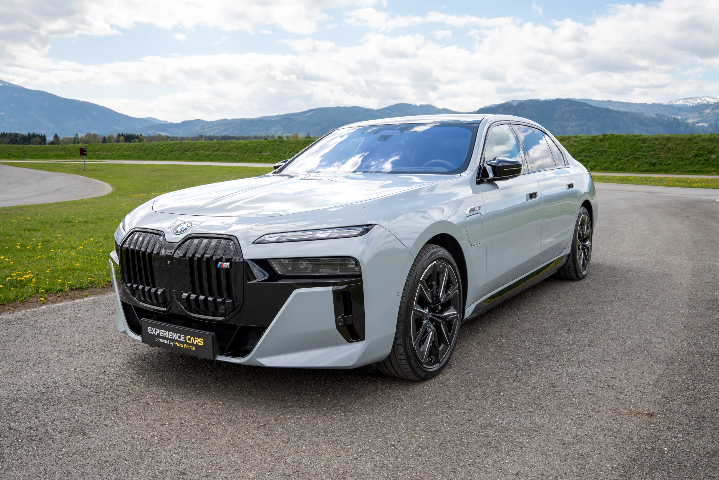 Luxusauto mieten für die Hochzeit – so gelingt der perfekte Auftritt